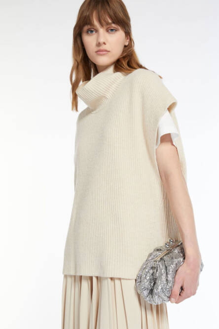 Monochrome-dressing-with-MaxMara-Weekend-Cream Funnel-Neck-top